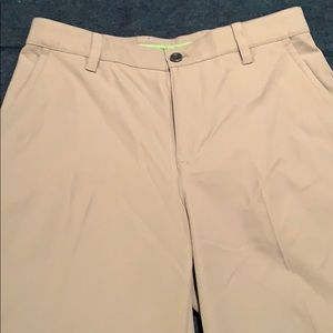 EUC size 30 mens grey Izod golf shorts